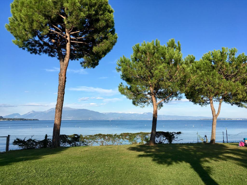 Le Corti Del Lago Padenghe sul Garda Exteriör bild